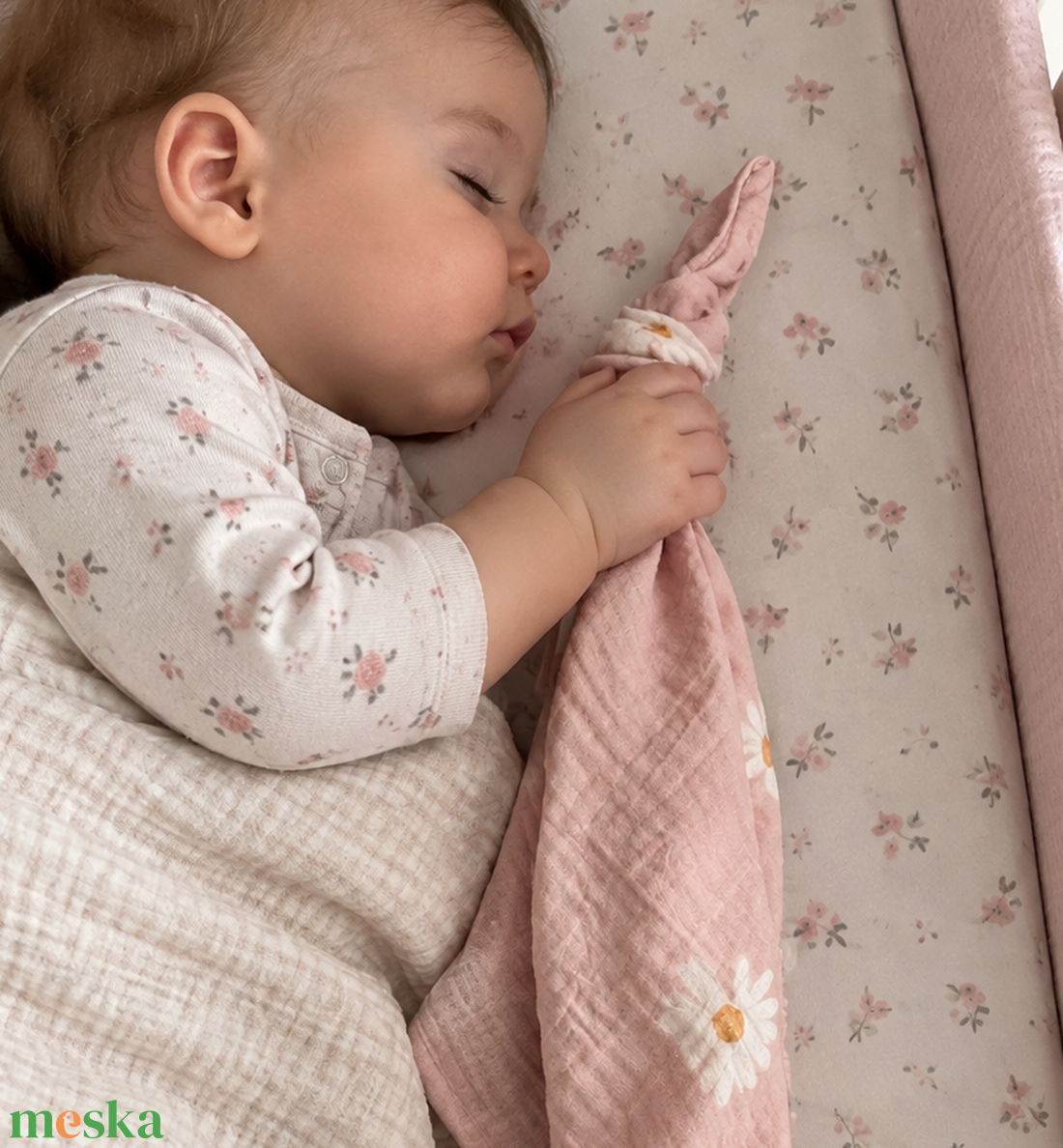 Rózsaszín virág mintás, pihe- puha duplagéz szundikendő - baba - mama - baba játékok - szundikendő, alvóka - Meska.hu