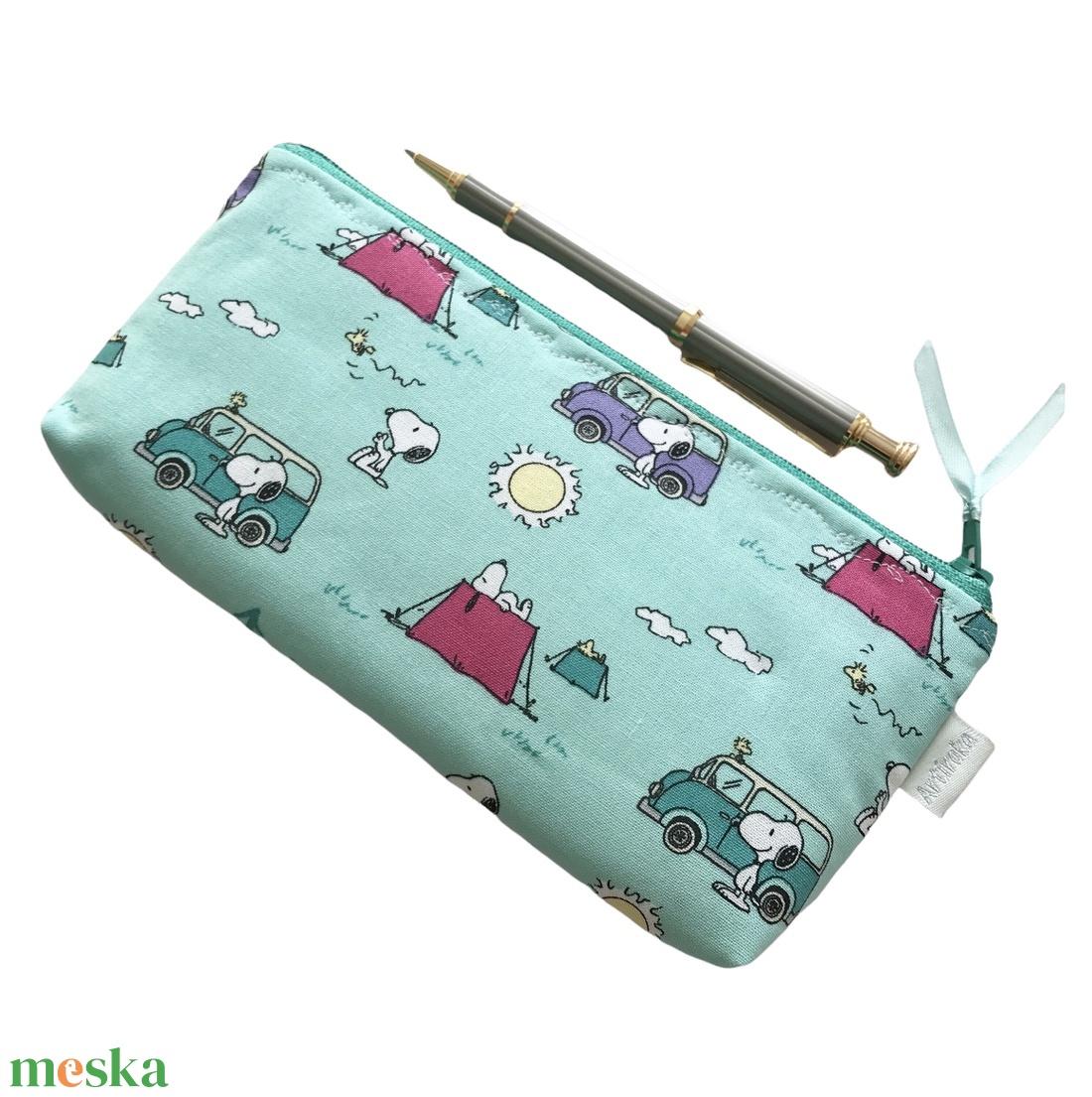 SNOOPY nyaral - mintás prémium neszesszer, tolltartó, szemüvegtok - Artiroka design - otthon & életmód - papír, írószer - tolltartó & ceruzatekercs - Meska.hu SNOOPY nyaral - mintás prémium neszesszer, tolltartó, szemüvegtok - Artiroka design - otthon & életmód - papír, írószer - tolltartó & ceruzatekercs - Meska.hu