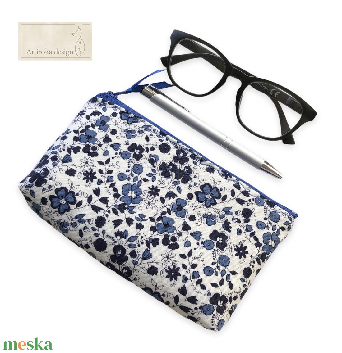 Kék Nefelejcs virág mintás, prémium tolltartó neszesszer,  szemüvegtok vagy mobiltok - Artiroka design - otthon & lakás - papír írószer - tolltartó & ceruzatekercs - Meska.hu