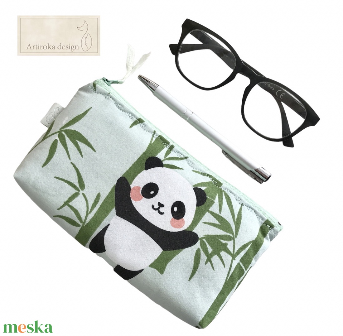 Panda mackó mintás pasztell zöld színű pénztárca vagy tolltartó neszesszer, szemüvegtok - Artiroka design - otthon & életmód - papír, írószer - tolltartó & ceruzatekercs - Meska.hu Panda mackó mintás pasztell zöld színű pénztárca vagy tolltartó neszesszer, szemüvegtok - Artiroka design - otthon & életmód - papír, írószer - tolltartó & ceruzatekercs - Meska.hu
