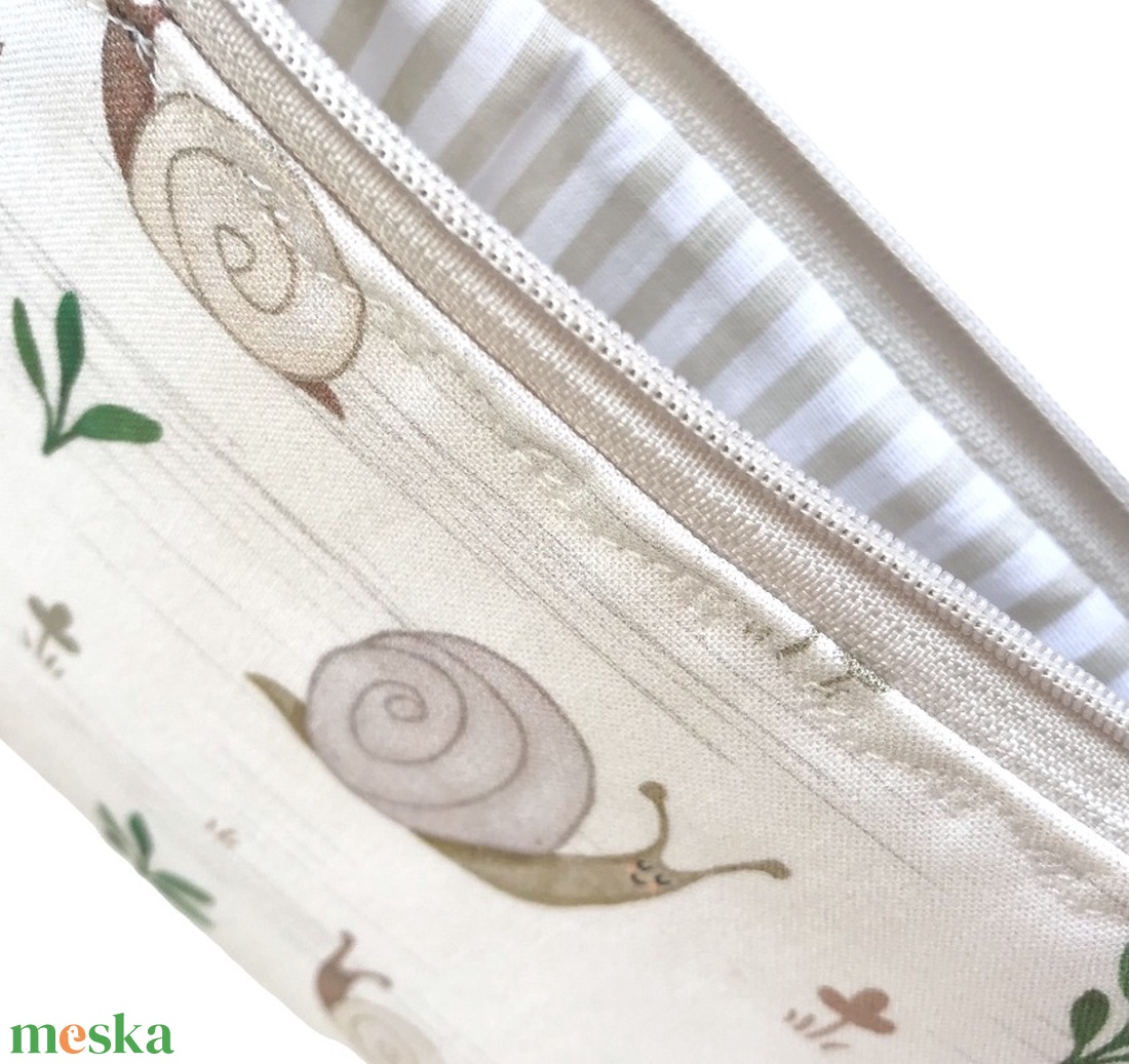 Csiga család mintás, bézs színű irattartó, pénztárca - Artirokadesign - táska & tok - pénztárca & más tok - kártyatartó & irattartó - Meska.hu Csiga család mintás, bézs színű irattartó, pénztárca - Artirokadesign - táska & tok - pénztárca & más tok - kártyatartó & irattartó - Meska.hu