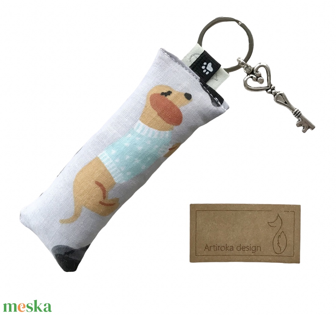 Tacskó kutya mintás kulcstartó - Artiroka design - táska & tok - kulcstartó & táskadísz - kulcstartó - Meska.hu Tacskó kutya mintás kulcstartó - Artiroka design - táska & tok - kulcstartó & táskadísz - kulcstartó - Meska.hu