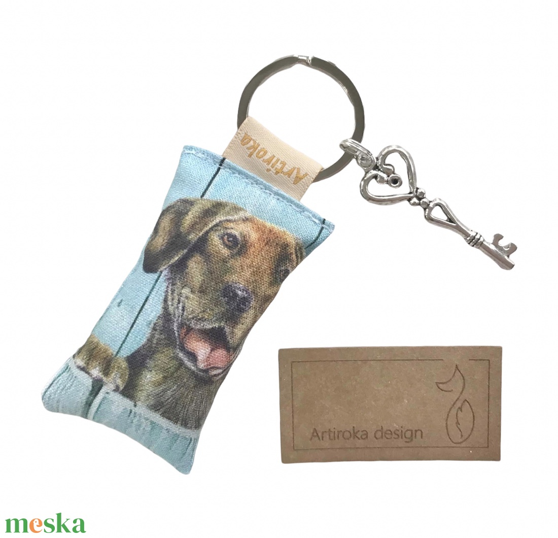 AKCIÓ - Barna labrador kiskutya mintás kulcstartó, kis vintage kulccsal - Artiroka design - táska & tok - kulcstartó & táskadísz - kulcstartó - Meska.hu AKCIÓ - Barna labrador kiskutya mintás kulcstartó, kis vintage kulccsal - Artiroka design - táska & tok - kulcstartó & táskadísz - kulcstartó - Meska.hu