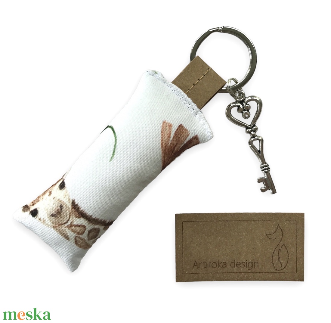 Kukucskáló zsiráf mintás kulcstartó - Artiroka design  - táska & tok - kulcstartó & táskadísz - kulcstartó - Meska.hu