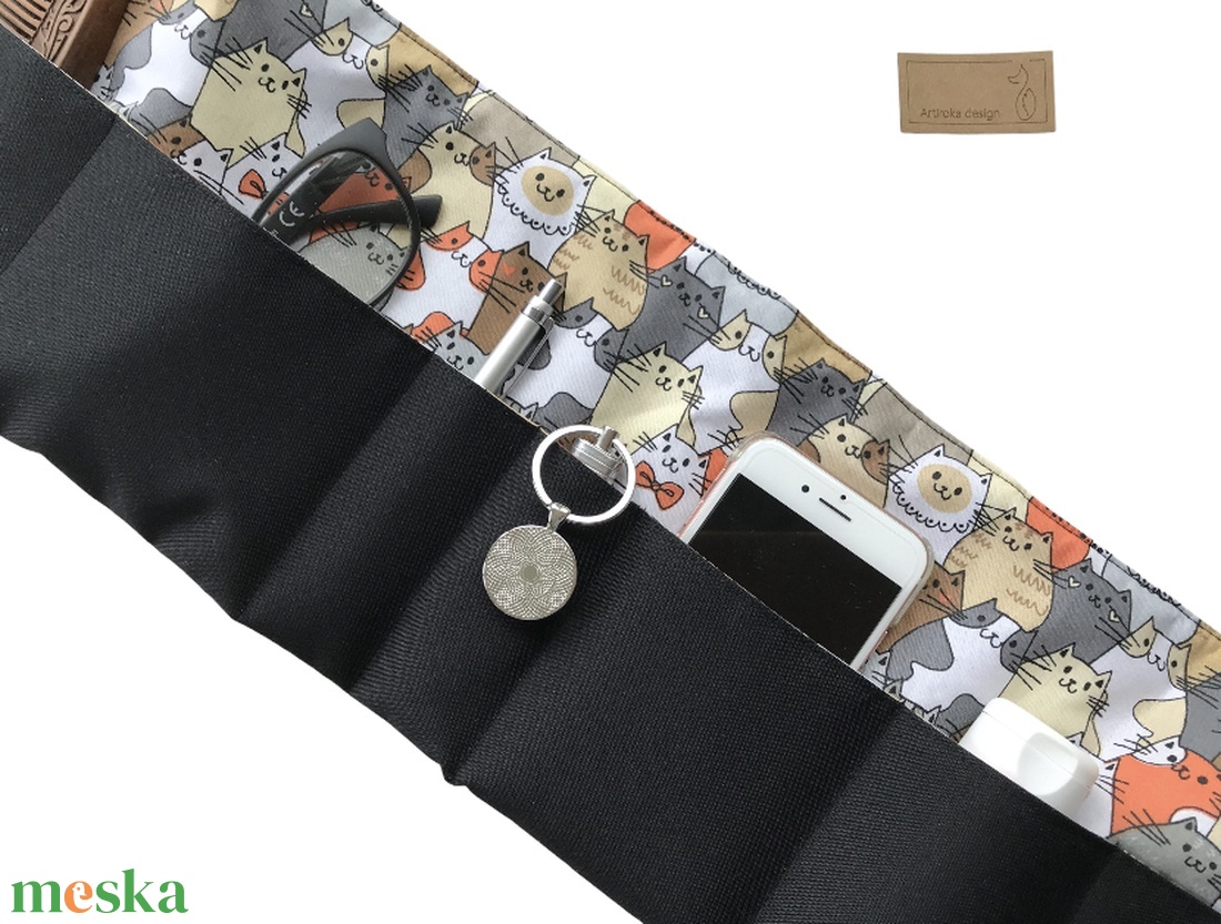 Fekete alapon cica mintás táskarendező, táska rendszerező - Artiroka design - táska & tok - kézitáska & válltáska - belső rendező - Meska.hu Fekete alapon cica mintás táskarendező, táska rendszerező - Artiroka design - táska & tok - kézitáska & válltáska - belső rendező - Meska.hu