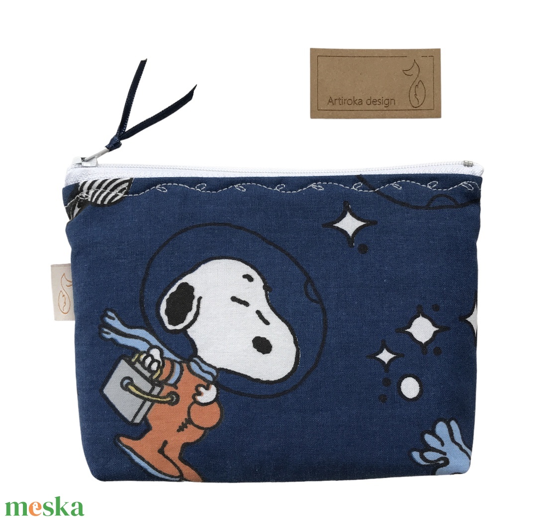 SNOOPY az világűrben mintás irattartó pénztárca - Artiroka design - táska & tok - pénztárca & más tok - pénztárca - gyerek pénztárca - Meska.hu SNOOPY az világűrben mintás irattartó pénztárca - Artiroka design - táska & tok - pénztárca & más tok - pénztárca - gyerek pénztárca - Meska.hu