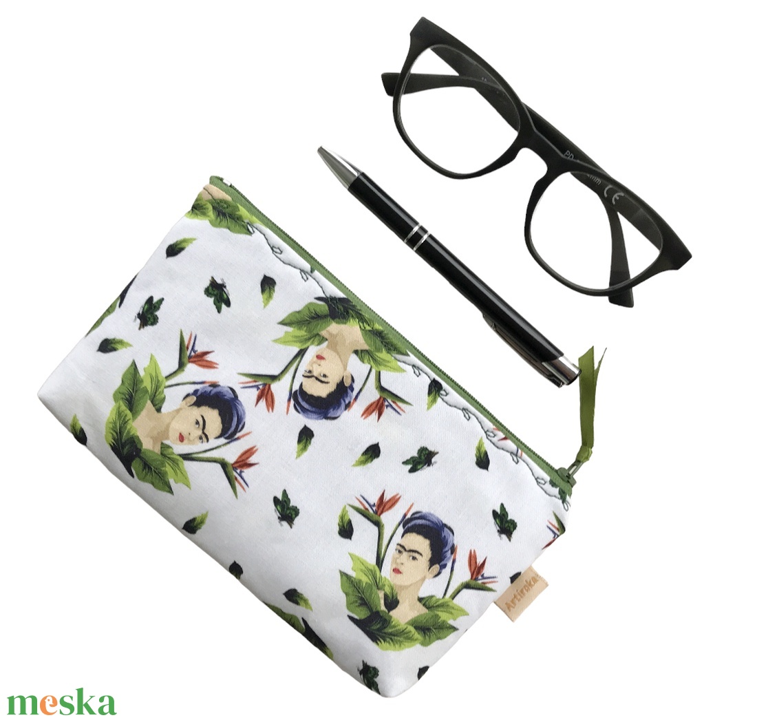 Frida Kahlo mintás tolltartó irattartó pénztárca vagy tolltartó neszesszer vagy szemüvegtok - Artiroka design - táska & tok - neszesszer - Meska.hu Frida Kahlo mintás tolltartó irattartó pénztárca vagy tolltartó neszesszer vagy szemüvegtok - Artiroka design - táska & tok - neszesszer - Meska.hu