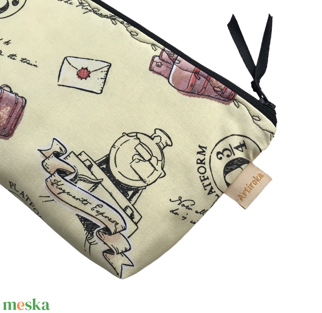 Harry Potter 9 3/4 vágány mintás prémium irattartó pénztárca vagy tolltartó neszesszer - Artiroka design - otthon & életmód - papír, írószer - tolltartó & ceruzatekercs - Meska.hu