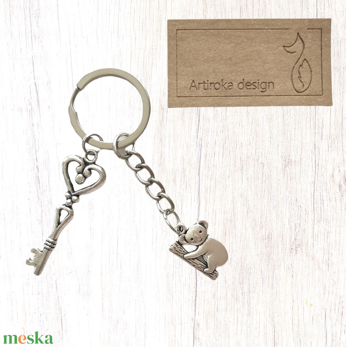 Kulcstartó KOALA MACKÓ és Vintage kulcs medállal - Artiroka design - táska & tok - kulcstartó & táskadísz - kulcstartó - Meska.hu Kulcstartó KOALA MACKÓ és Vintage kulcs medállal - Artiroka design - táska & tok - kulcstartó & táskadísz - kulcstartó - Meska.hu