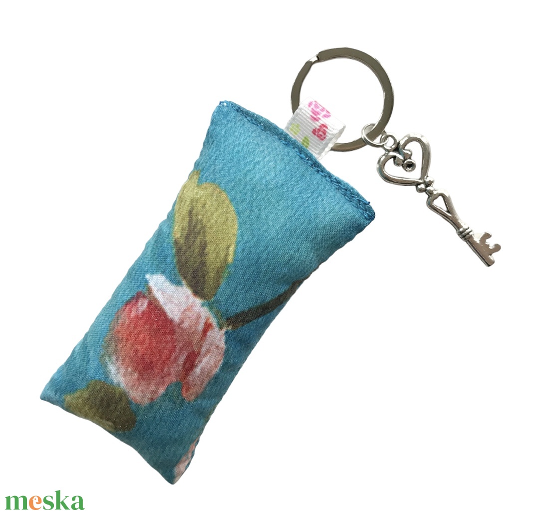 Rózsa mintás kulcstartó, akár vintage kulcs medállal - ANYÁK NAPJA - Artiroka design - táska & tok - kulcstartó & táskadísz - kulcstartó - Meska.hu Rózsa mintás kulcstartó, akár vintage kulcs medállal - ANYÁK NAPJA - Artiroka design - táska & tok - kulcstartó & táskadísz - kulcstartó - Meska.hu