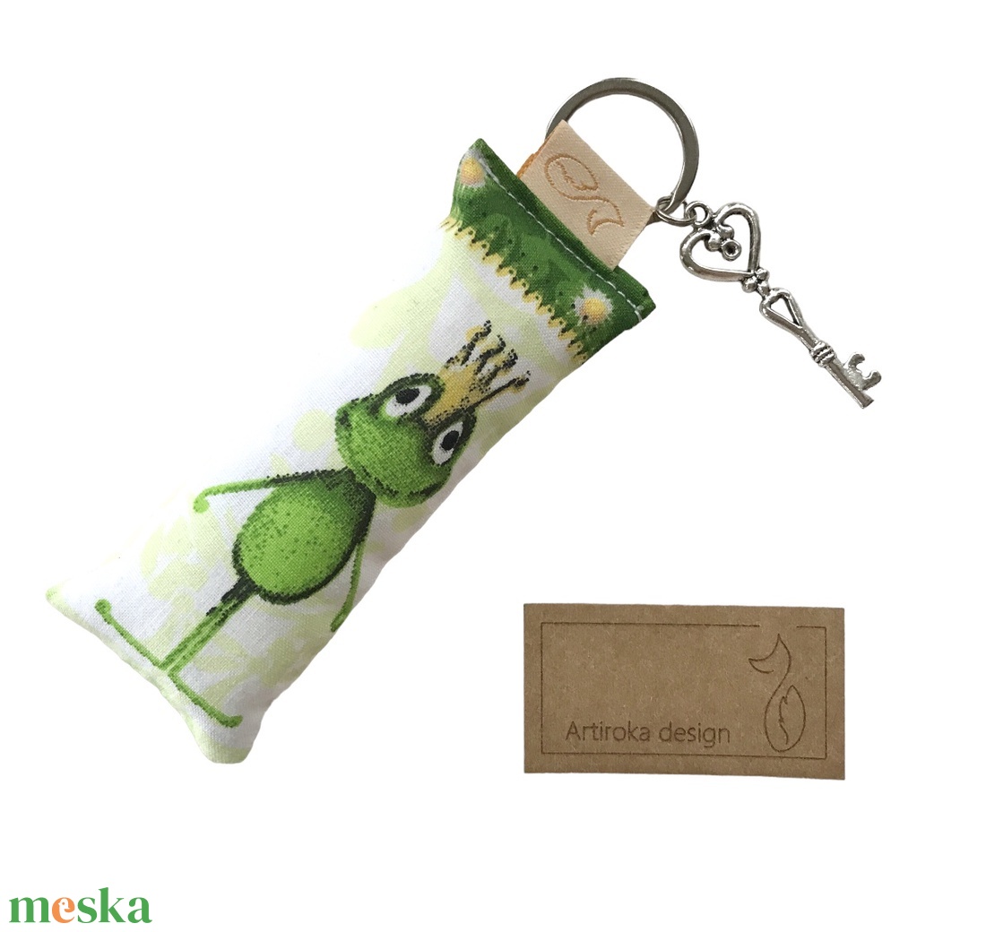 Béka király mintás kulcstartó vintage kulcs medállal - Artiroka design - táska & tok - kulcstartó & táskadísz - kulcstartó - Meska.hu Béka király mintás kulcstartó vintage kulcs medállal - Artiroka design - táska & tok - kulcstartó & táskadísz - kulcstartó - Meska.hu