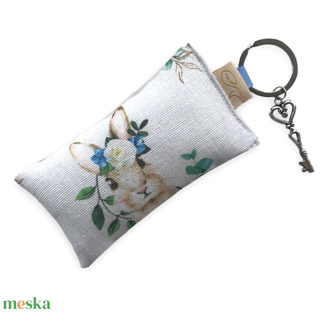 Nyuszi mintás kulcstartó, Vintage kulcs medállal - HÚSVÉT - Artiroka design - táska & tok - kulcstartó & táskadísz - kulcstartó - Meska.hu Nyuszi mintás kulcstartó, Vintage kulcs medállal - HÚSVÉT - Artiroka design - táska & tok - kulcstartó & táskadísz - kulcstartó - Meska.hu