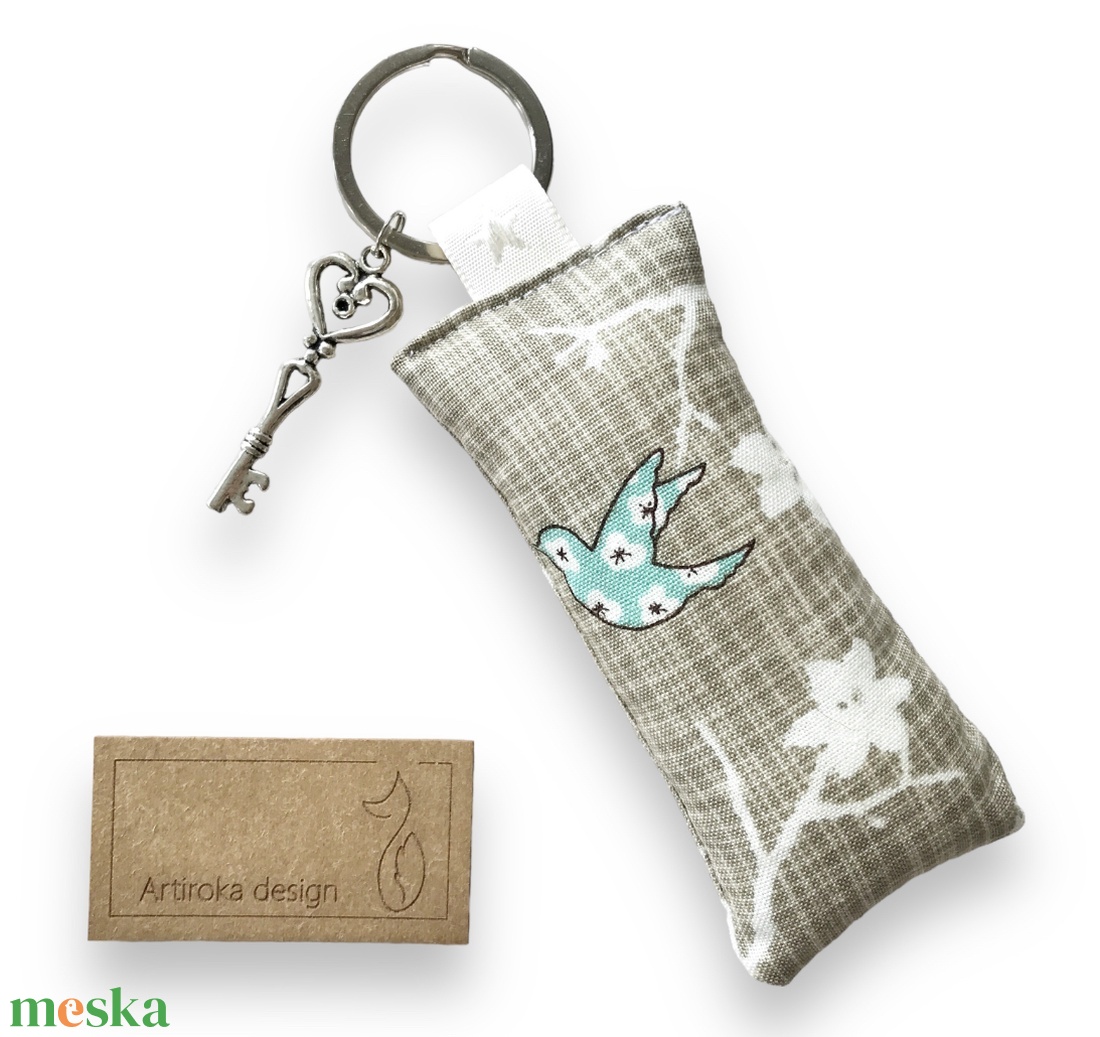 Kolibri madár mintás egyedi kulcstartó kis vintage kulcs medállal - Artiroka design - táska & tok - kulcstartó & táskadísz - kulcstartó - Meska.hu Kolibri madár mintás egyedi kulcstartó kis vintage kulcs medállal - Artiroka design - táska & tok - kulcstartó & táskadísz - kulcstartó - Meska.hu