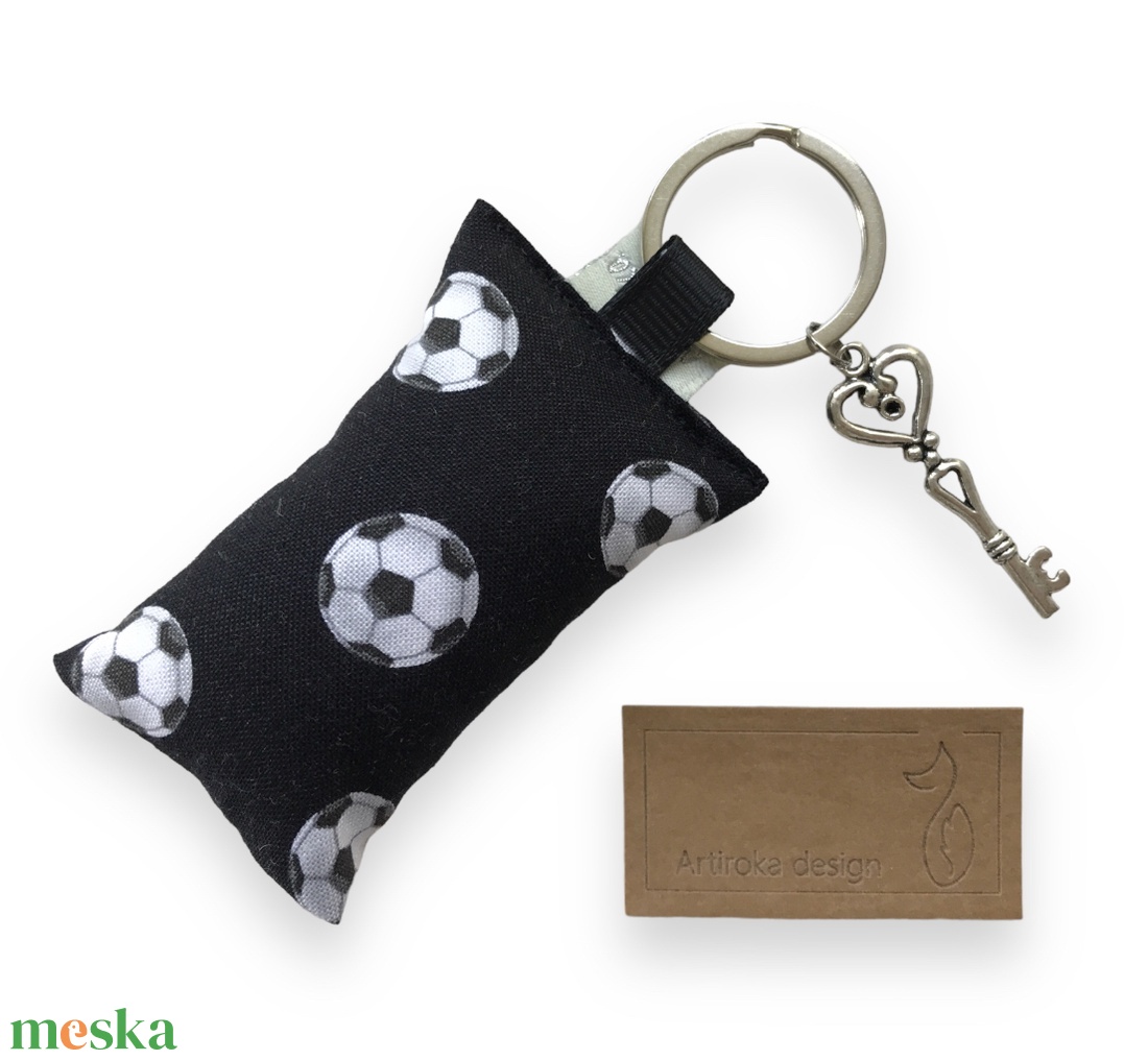 Focilabda mintás kulcstartó, Vintage kulcs medállal - Artiroka design - táska & tok - kulcstartó & táskadísz - kulcstartó - Meska.hu Focilabda mintás kulcstartó, Vintage kulcs medállal - Artiroka design - táska & tok - kulcstartó & táskadísz - kulcstartó - Meska.hu