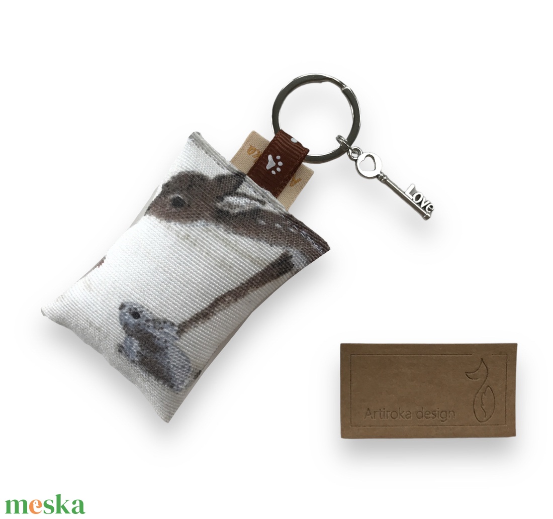 Őzike és nyuszi mintás egyedi kulcstartó  - Artirokadesign - táska & tok - kulcstartó & táskadísz - kulcstartó - Meska.hu