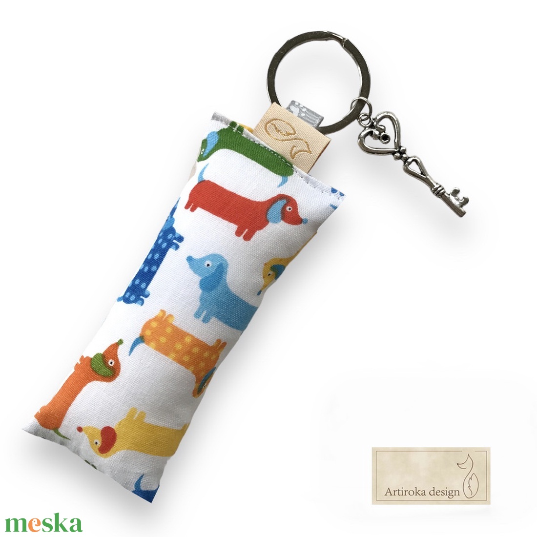 Színes tacskó kutyás kulcstartó, vintage kulcs medállal - Artiroka design - táska & tok - kulcstartó & táskadísz - kulcstartó - Meska.hu Színes tacskó kutyás kulcstartó, vintage kulcs medállal - Artiroka design - táska & tok - kulcstartó & táskadísz - kulcstartó - Meska.hu