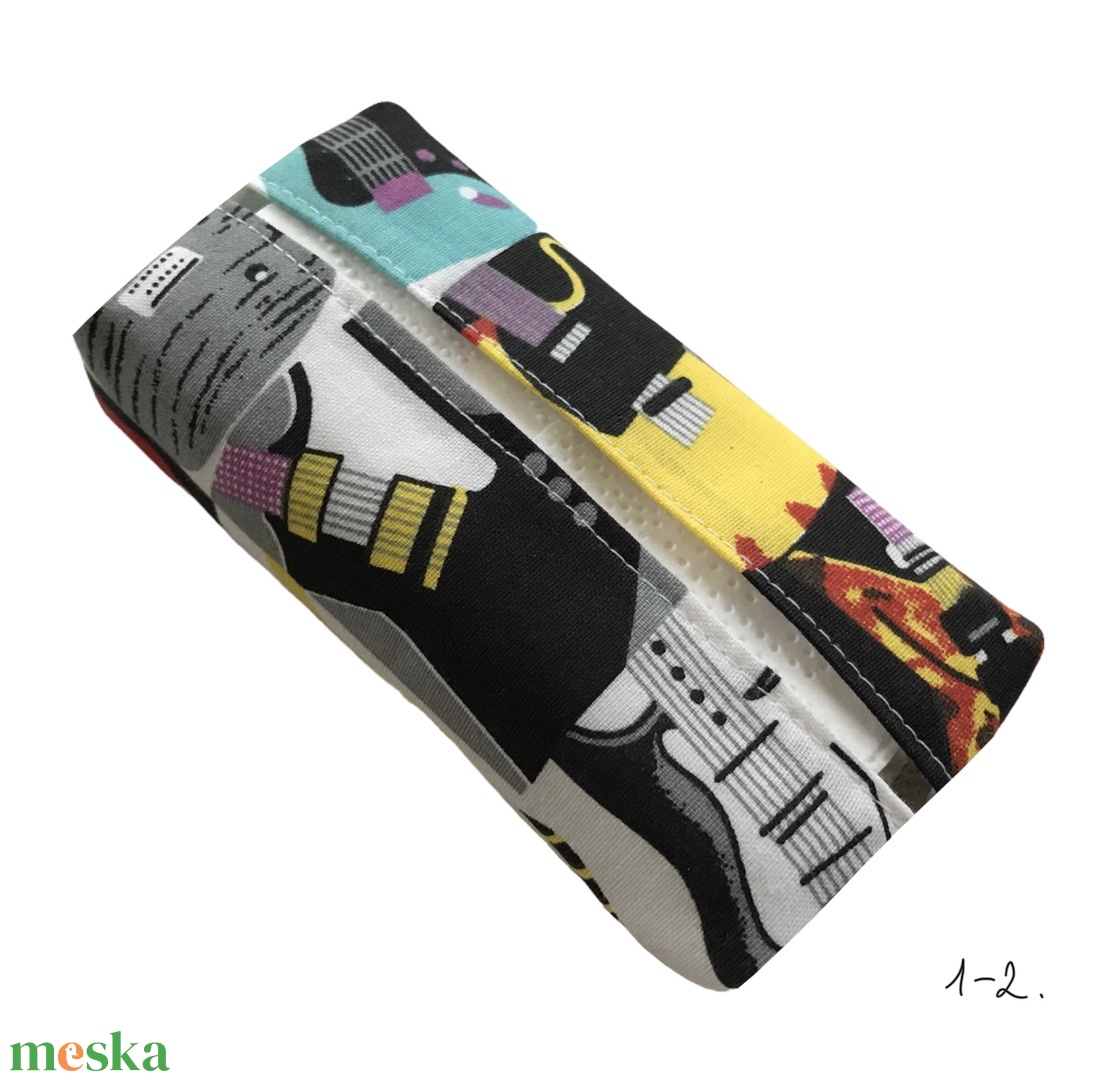 AKCIÓ - Gitár mintás bélelt papírzsebkendő tartó - Artiroka design - táska & tok - pénztárca & más tok - zsebkendőtartó tok - Meska.hu AKCIÓ - Gitár mintás bélelt papírzsebkendő tartó - Artiroka design - táska & tok - pénztárca & más tok - zsebkendőtartó tok - Meska.hu
