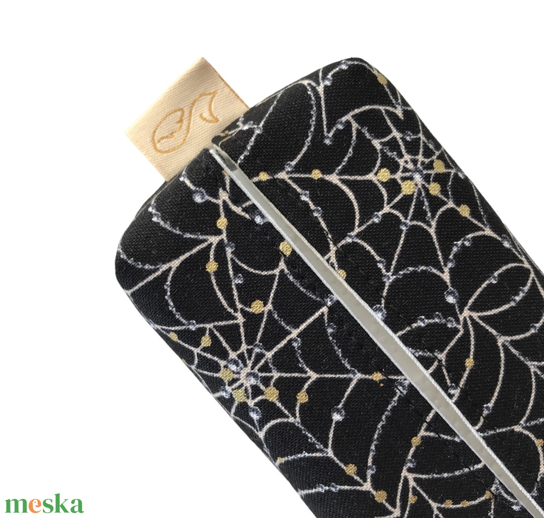 Aranyló pókháló esőcseppekkel mintás prémium zsebkendő tartó - Artiroka design - otthon & életmód - dekoráció - halloween - halloweeni jelmez és kiegészítők - Meska.hu Aranyló pókháló esőcseppekkel mintás prémium zsebkendő tartó - Artiroka design - otthon & életmód - dekoráció - halloween - halloweeni jelmez és kiegészítők - Meska.hu