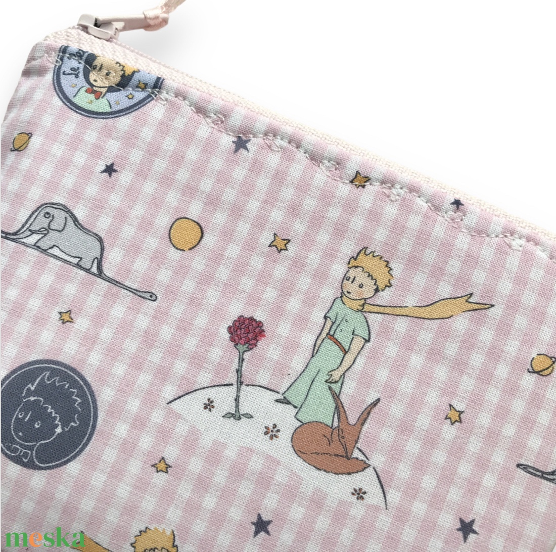 A kis herceg mintás egyedi irattartó pénztárca - Artiroka design - táska & tok - pénztárca & más tok - pénztárca - női pénztárca - Meska.hu A kis herceg mintás egyedi irattartó pénztárca - Artiroka design - táska & tok - pénztárca & más tok - pénztárca - női pénztárca - Meska.hu
