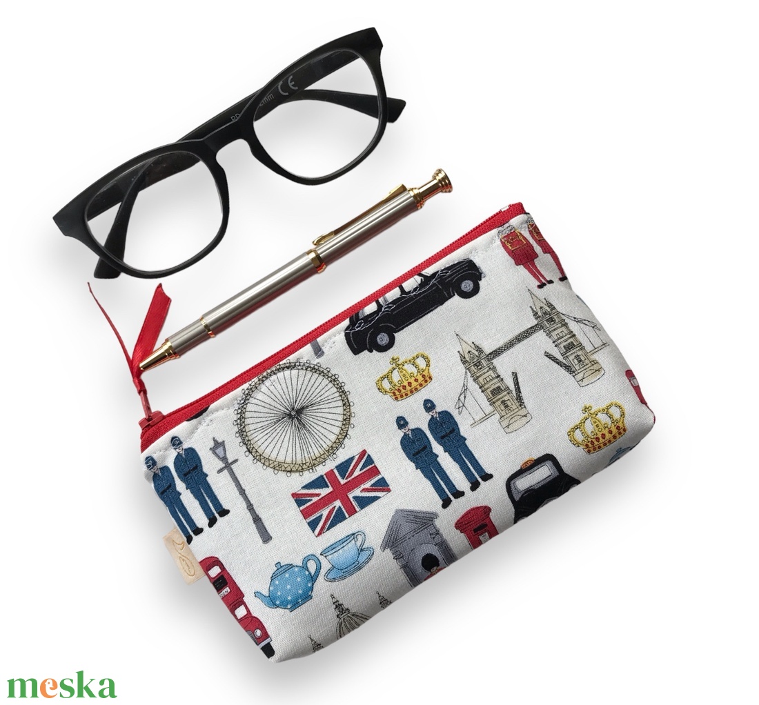 London mintás tolltartó neszesszer, szemüvegtok vagy irattartó pénztárca - I love London - Artiroka design - táska & tok - neszesszer - Meska.hu London mintás tolltartó neszesszer, szemüvegtok vagy irattartó pénztárca - I love London - Artiroka design - táska & tok - neszesszer - Meska.hu