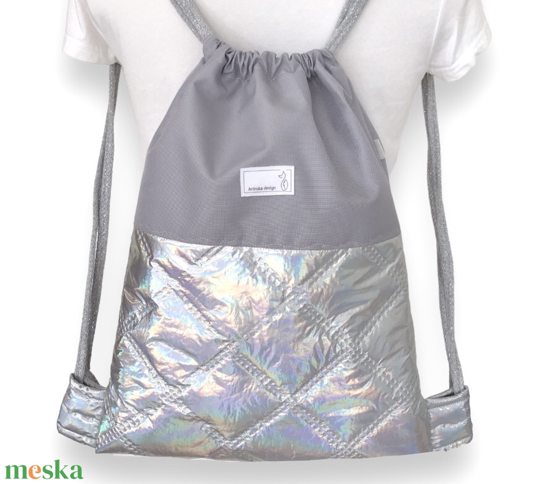 Ezüst hologramos vízálló gymbag hátizsák - Artiroka design - táska & tok - hátizsák - tornazsák, gymbag - Meska.hu Ezüst hologramos vízálló gymbag hátizsák - Artiroka design - táska & tok - hátizsák - tornazsák, gymbag - Meska.hu