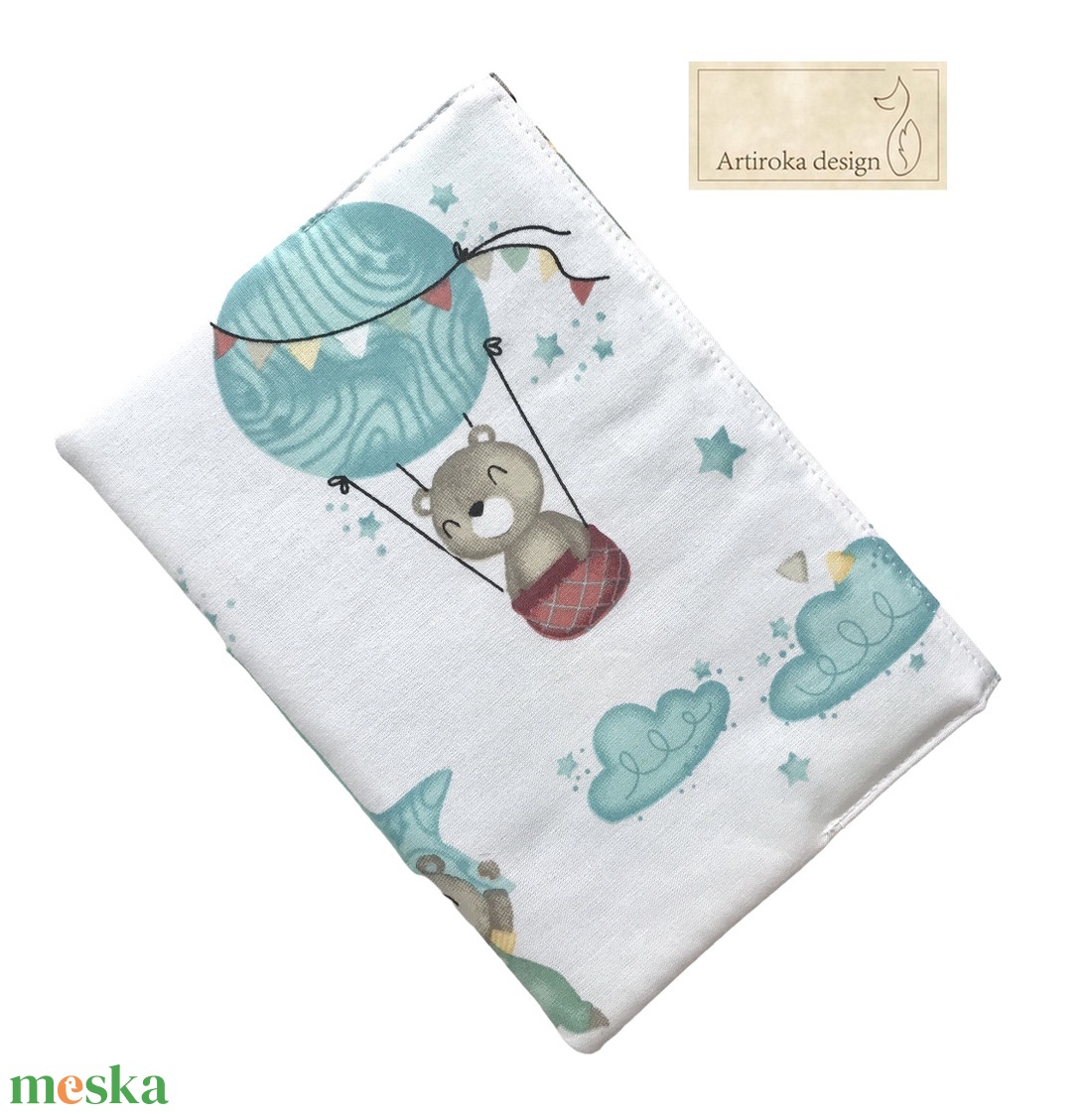 Egészségügyi kiskönyv borító Maci és felhő mintával  - Artiroka design - otthon & életmód - papír, írószer - Meska.hu