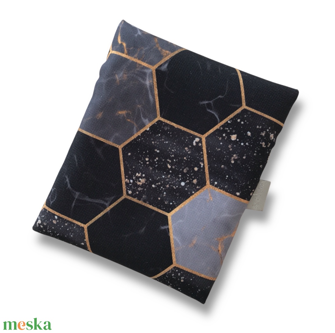 VÍZÁLLÓ egészségügyi betét tartó méhsejt mintával - Artiroka design - szépségápolás - intim higiénia - egészségügyi tartó - Meska.hu VÍZÁLLÓ egészségügyi betét tartó méhsejt mintával - Artiroka design - szépségápolás - intim higiénia - egészségügyi tartó - Meska.hu