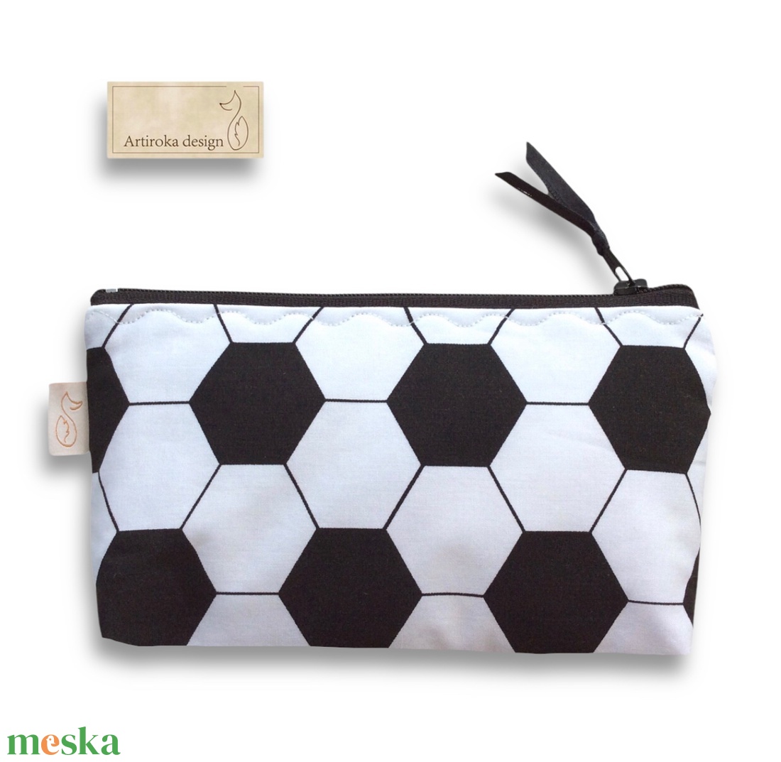 Focilabda mintás irattartó pénztárca vagy tolltartó neszesszer, szemüvegtok - Artiroka design - táska & tok - neszesszer - Meska.hu Focilabda mintás irattartó pénztárca vagy tolltartó neszesszer, szemüvegtok - Artiroka design - táska & tok - neszesszer - Meska.hu