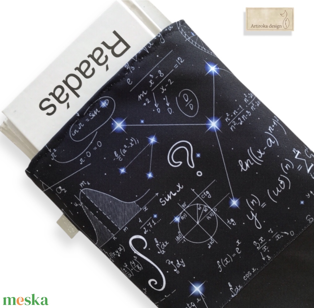 KÖNYVTOK vízálló textilből, matematika, fizika mintával fekete színben - TUDOMÁNY - Artiroka design - könyv & zene - könyvtok - Meska.hu KÖNYVTOK vízálló textilből, matematika, fizika mintával fekete színben - TUDOMÁNY - Artiroka design - könyv & zene - könyvtok - Meska.hu