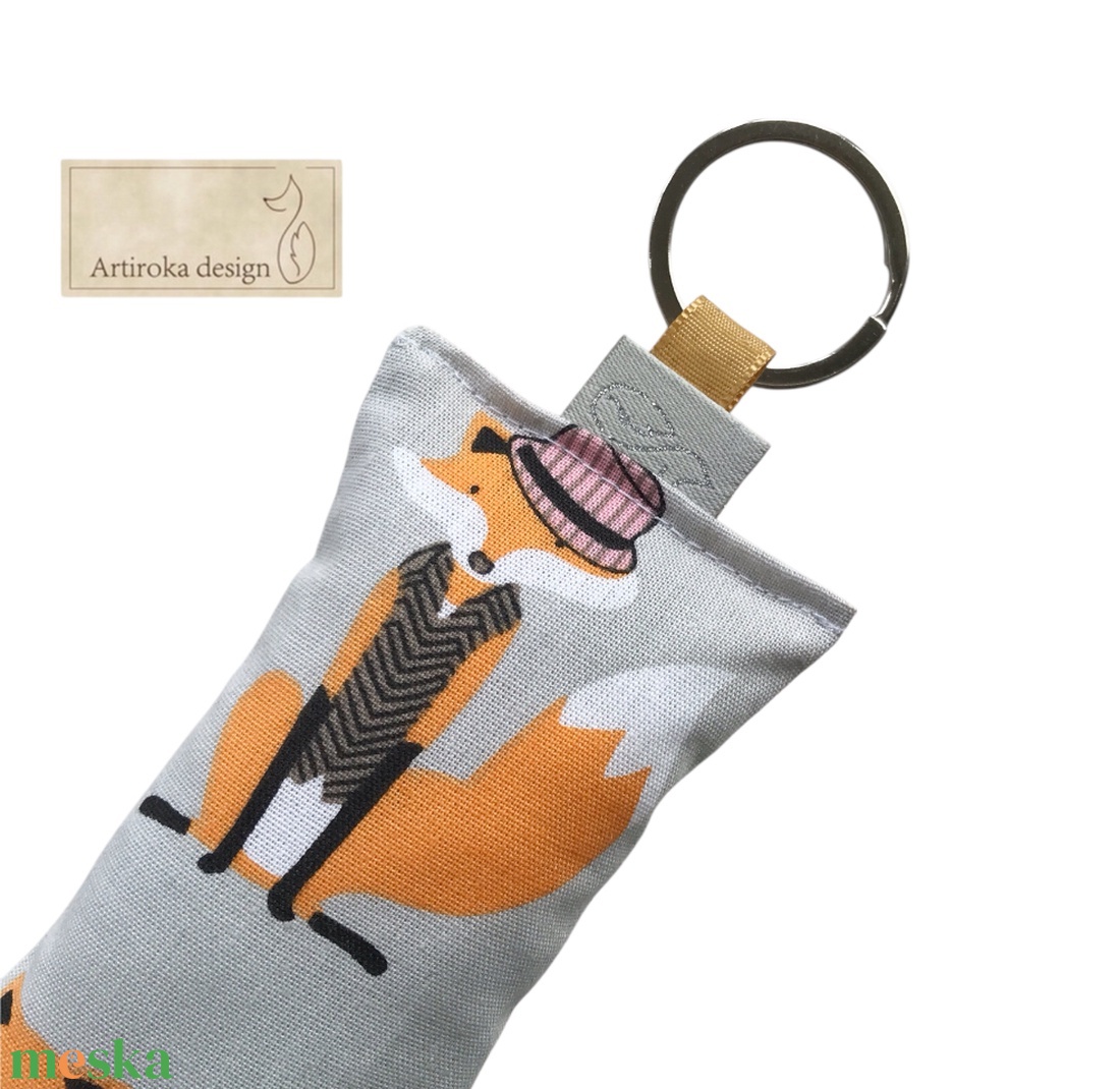 Kalapos okulárét viselő Róka móka kulcstartó - Artiroka design - táska & tok - kulcstartó & táskadísz - kulcstartó - Meska.hu Kalapos okulárét viselő Róka móka kulcstartó - Artiroka design - táska & tok - kulcstartó & táskadísz - kulcstartó - Meska.hu