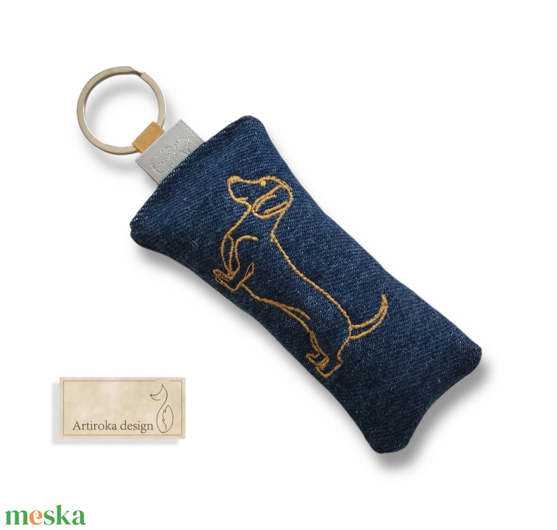 Tacskó kutya mintás, hímzett farmer kulcstartó - Artiroka design - táska & tok - kulcstartó & táskadísz - kulcstartó - Meska.hu Tacskó kutya mintás, hímzett farmer kulcstartó - Artiroka design - táska & tok - kulcstartó & táskadísz - kulcstartó - Meska.hu