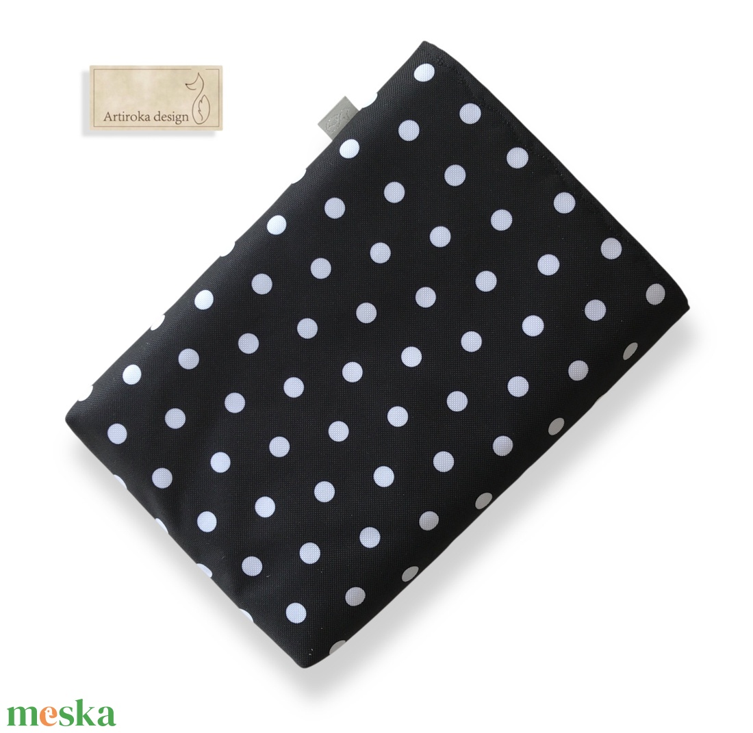 Bélelt, vízálló könyvtok, fekete - fehér pöttyös  - Artiroka design - könyv & zene - könyvtok - Meska.hu