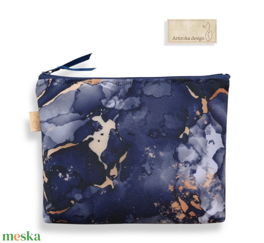 Sötétkék - aranybarna mintás VÍZÁLLÓ, nagyméretű neszesszer - Artiroka design - táska & tok - neszesszer - Meska.hu