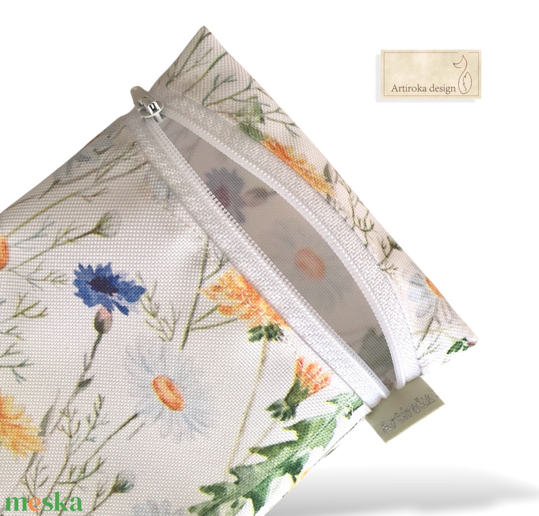 Vízálló egészségügyi betét tartó virágos rét mintával - Artiroka design - táska & tok - neszesszer - Meska.hu