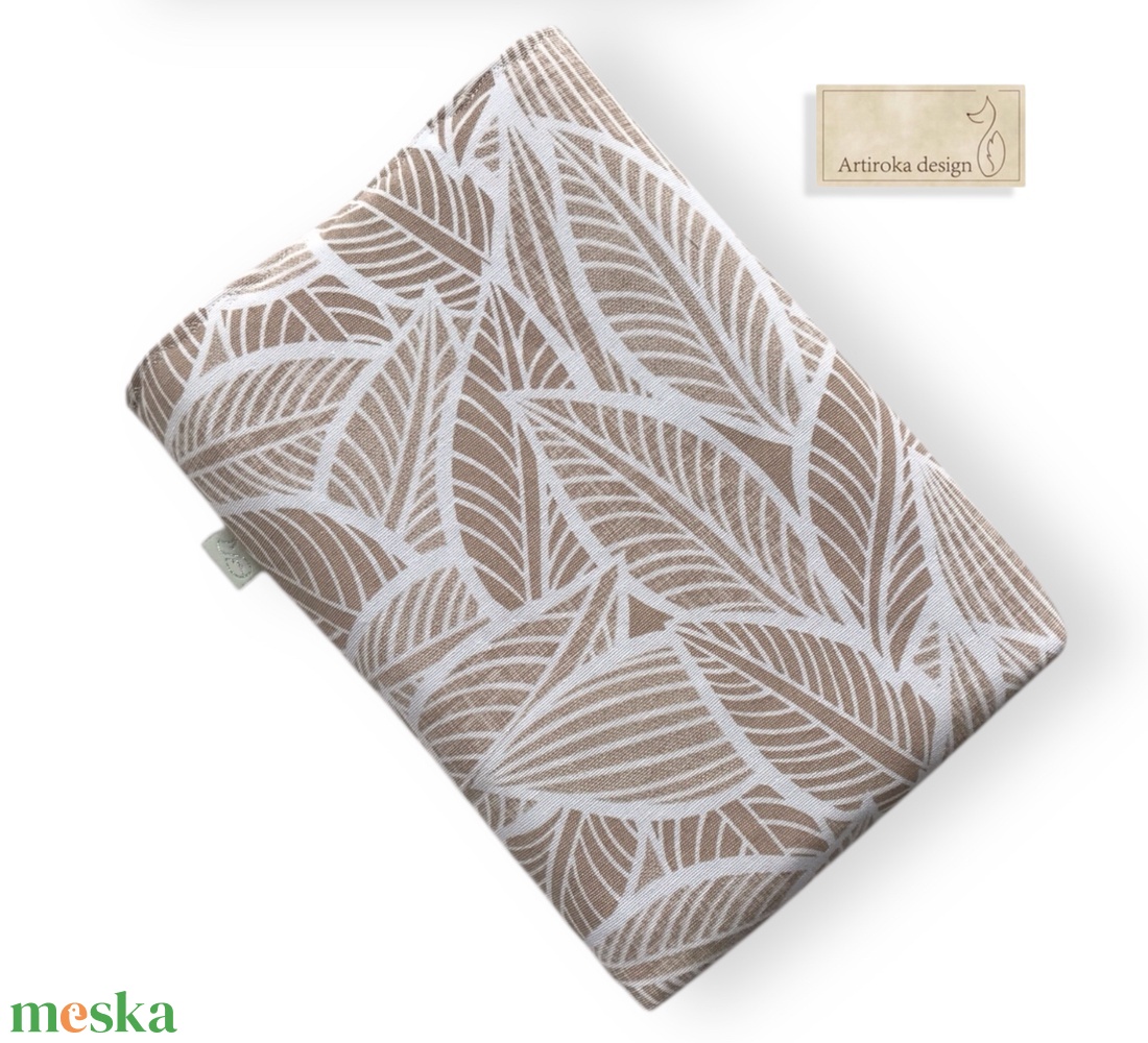 Bélelt KÖNYVTOK, bézs levelek mintával, gombos zárral  - Artiroka design - könyv & zene - könyvtok - Meska.hu
