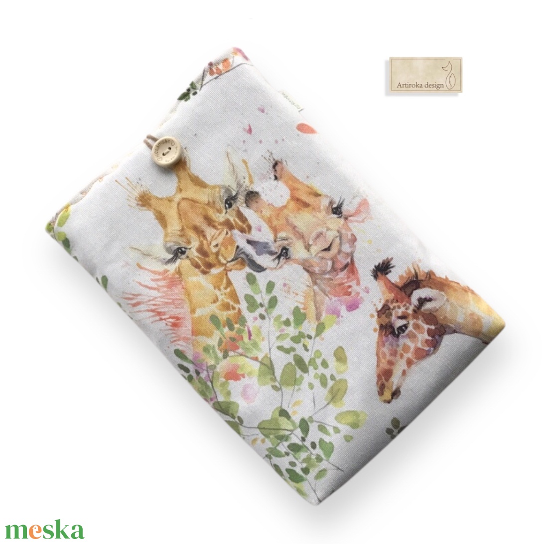 Bélelt KÖNYVTOK zsiráf család mintával, gombos zárral  - Artiroka design - könyv & zene - könyvtok - Meska.hu