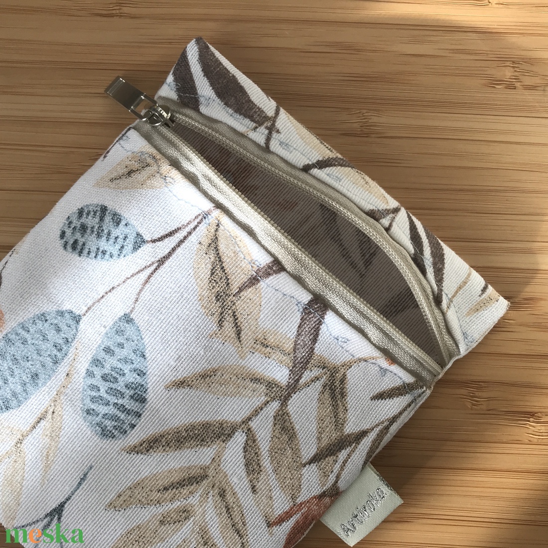 Egészségügyi betét tartó, őszi virágos rét mintával - Artiroka design - szépségápolás - intim higiénia - egészségügyi tartó - Meska.hu