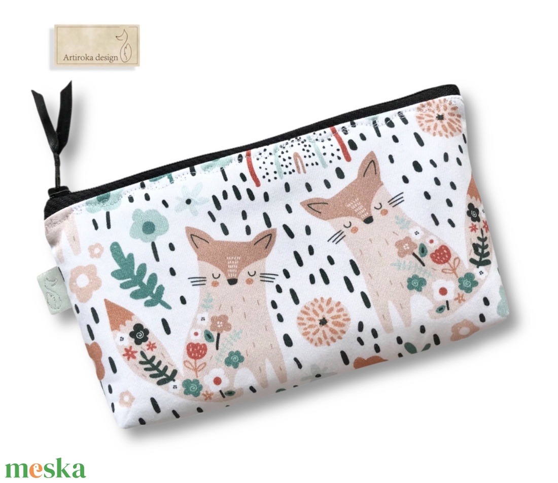 Szerelmes rókák a virágos réten - prémium irattartó pénztárca vagy tolltartó neszesszer - VALENTIN NAP - Artiroka design - táska & tok - neszesszer - Meska.hu