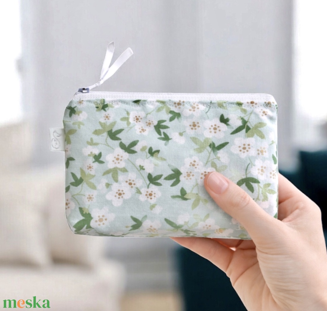 Jázmin virágok aranyló bimbókkal mintás prémium irattartó pénztárca leheletnyi arannyal fűszerezve  - táska & tok - pénztárca & más tok - kártyatartó & irattartó - Meska.hu