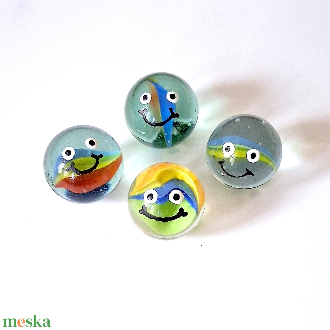 Cuki mosolygós üveggolyók társasjátékhoz, vagy csak úgy - kellékek & szerszámok - dekorációs kellékek - figurák - Meska.hu Cuki mosolygós üveggolyók társasjátékhoz, vagy csak úgy - kellékek & szerszámok - dekorációs kellékek - figurák - Meska.hu