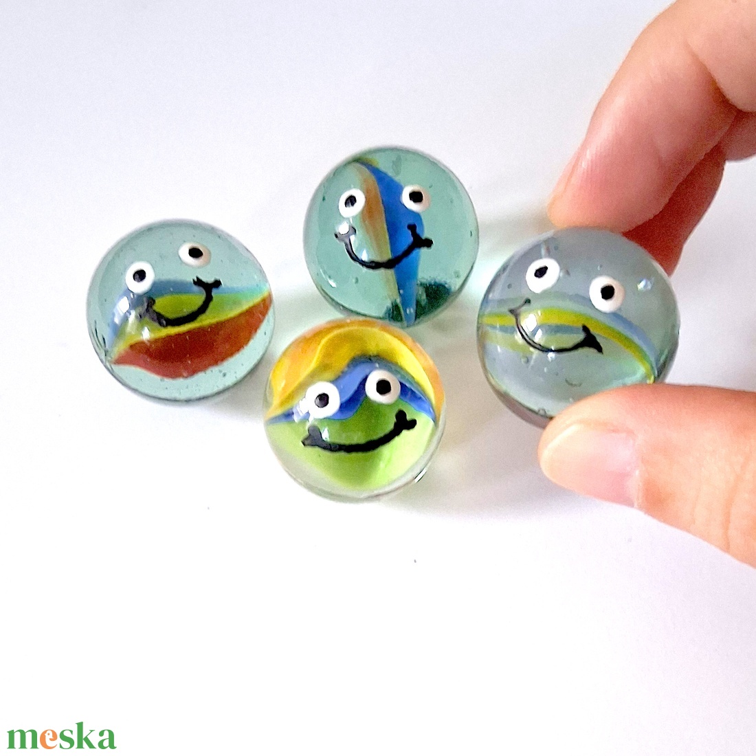 Cuki mosolygós üveggolyók társasjátékhoz, vagy csak úgy - kellékek & szerszámok - dekorációs kellékek - figurák - Meska.hu Cuki mosolygós üveggolyók társasjátékhoz, vagy csak úgy - kellékek & szerszámok - dekorációs kellékek - figurák - Meska.hu