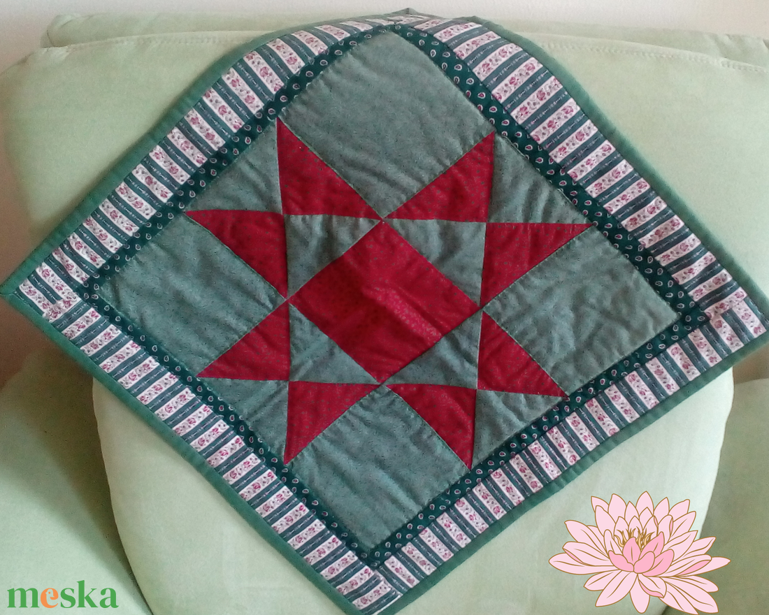 Patchwork terítő, zöld-piros - otthon & életmód - dekoráció - asztal és polc dekoráció - asztaldísz - Meska.hu Patchwork terítő, zöld-piros - otthon & életmód - dekoráció - asztal és polc dekoráció - asztaldísz - Meska.hu