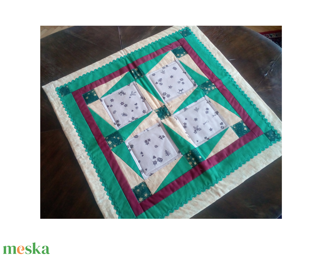 Patchwork terítő, zöld-fehér mintás - otthon & életmód - konyhafelszerelés, tálalás - tálalás - terítő - Meska.hu Patchwork terítő, zöld-fehér mintás - otthon & életmód - konyhafelszerelés, tálalás - tálalás - terítő - Meska.hu