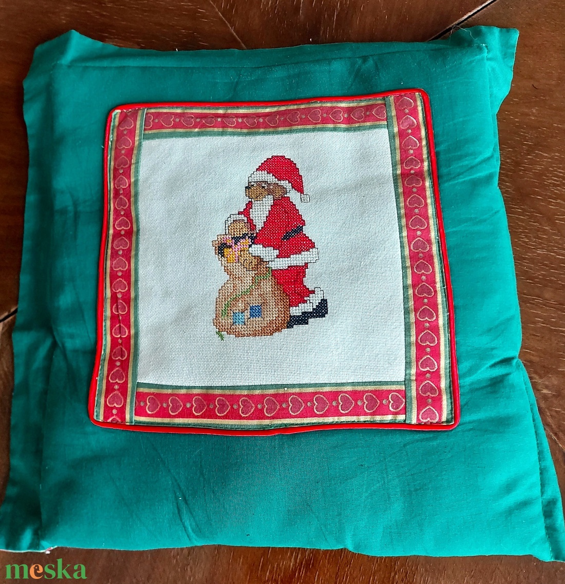 Párna hímzéssel - karácsony - karácsonyi lakásdekoráció - karácsonyi lakásdíszek - Meska.hu