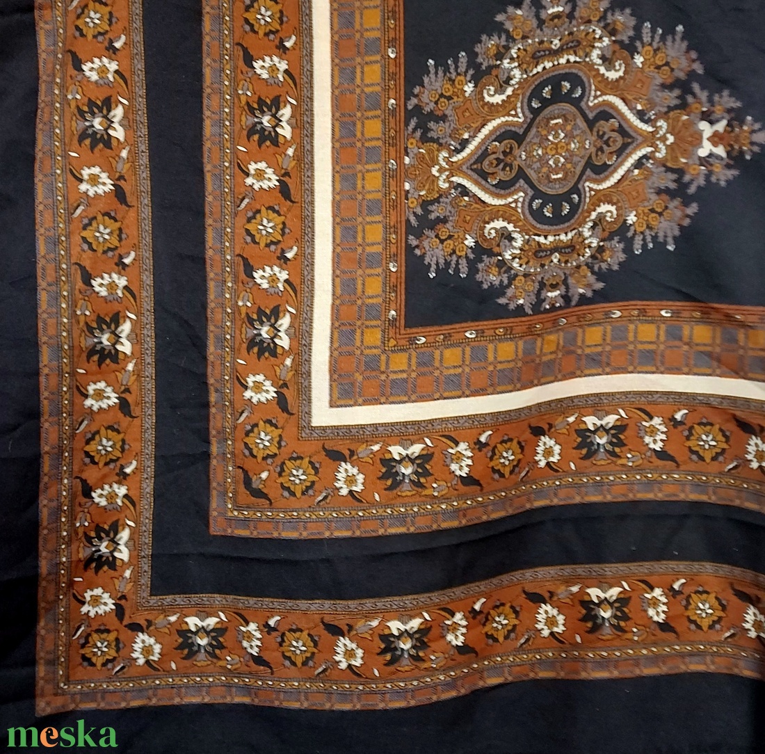 Anyagában rojtozott szélű színes nagyméretű népi kasmír kendő.  - ruha & divat - sál, sapka, kendő - vállkendő - Meska.hu Anyagában rojtozott szélű színes nagyméretű népi kasmír kendő.  - ruha & divat - sál, sapka, kendő - vállkendő - Meska.hu