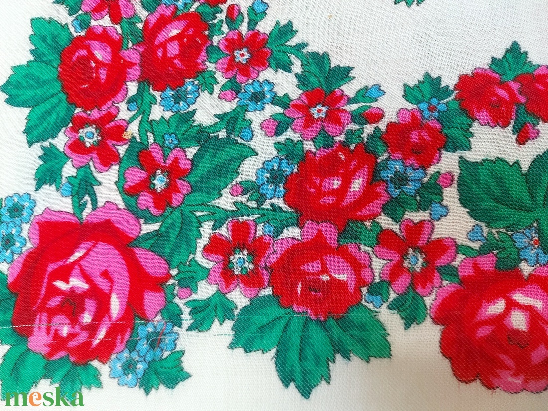 Rojtozott szélű színes  népi kasmír kendő - ruha & divat - sál, sapka, kendő - vállkendő - Meska.hu Rojtozott szélű színes  népi kasmír kendő - ruha & divat - sál, sapka, kendő - vállkendő - Meska.hu