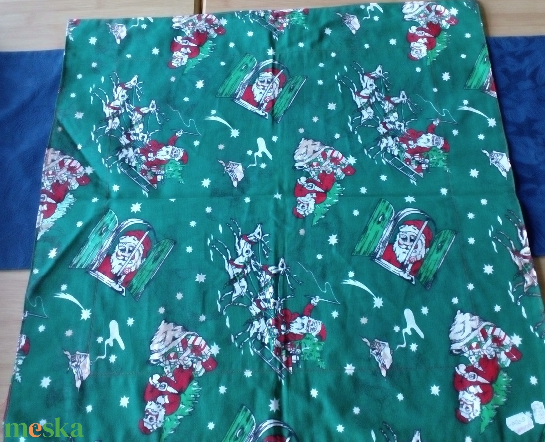 Patchwork kétoldalú terítő, csillag-télapó mintával - otthon & életmód - dekoráció - asztal és polc dekoráció - asztaldísz - Meska.hu