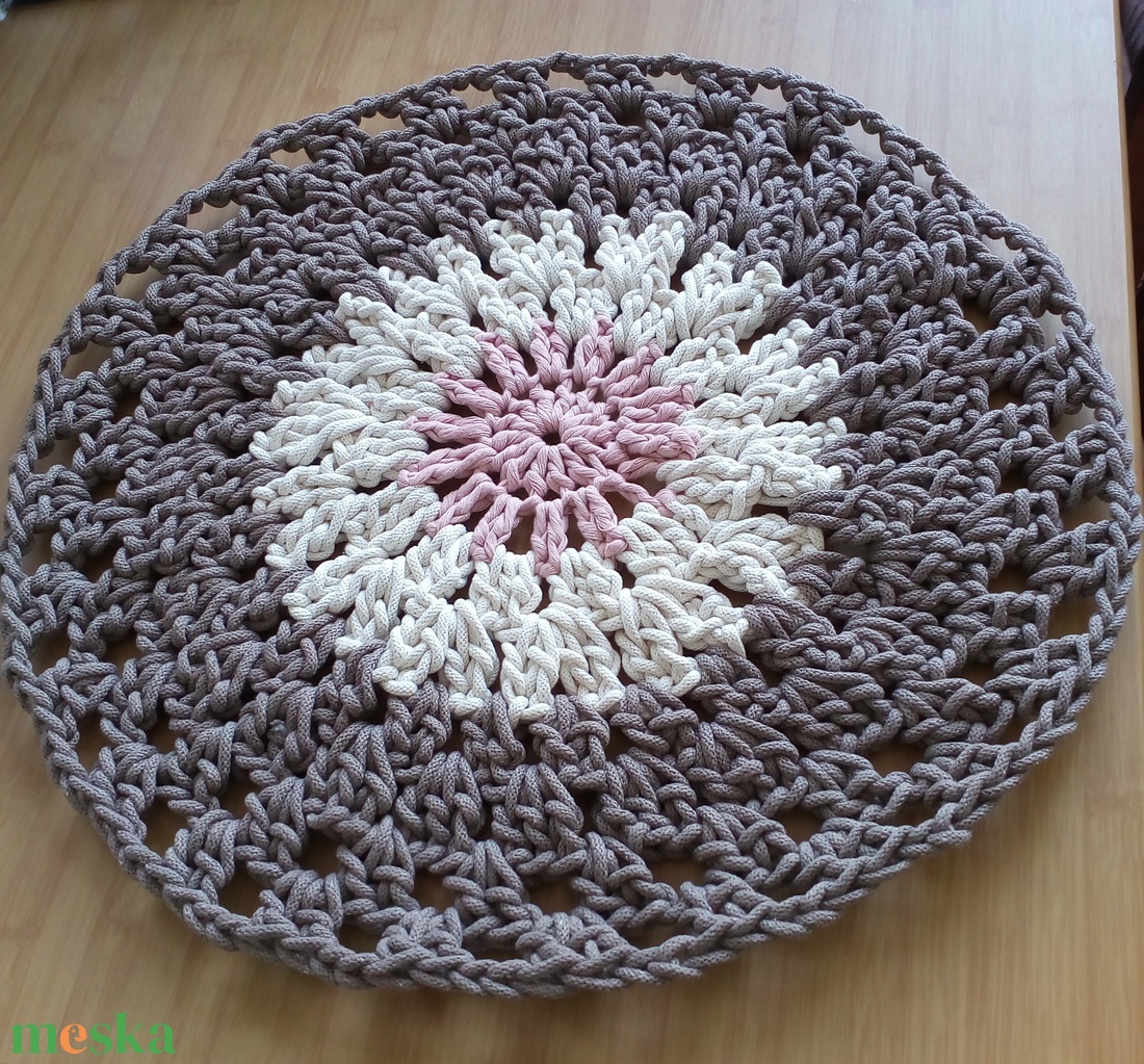 Horgolt mandala szőnyeg - otthon & életmód - lakástextil - szőnyeg - horgolt szőnyeg - Meska.hu
