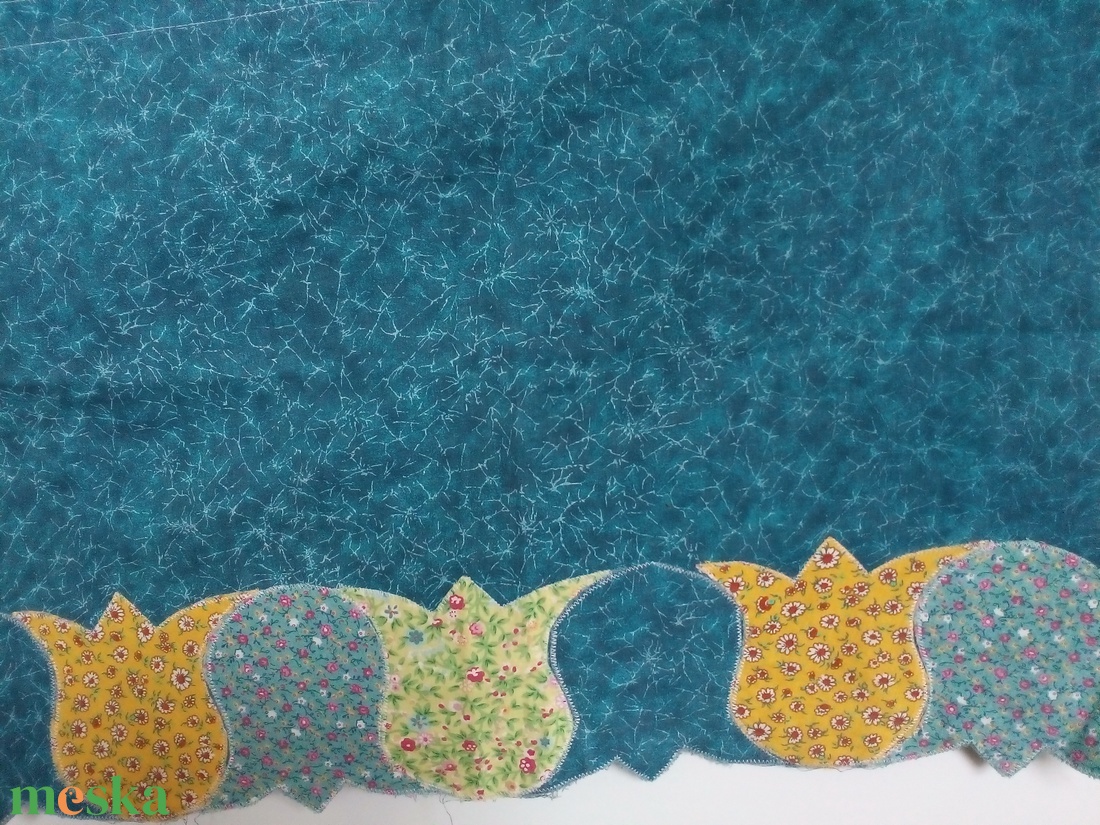 Patchwork függöny, tulipános - otthon & életmód - dekoráció - kép & falikép - mozaik kép - Meska.hu