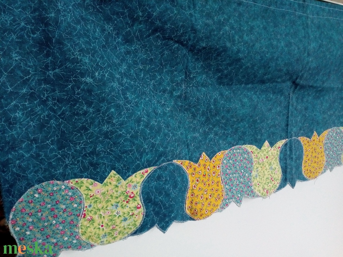 Patchwork függöny, tulipános - otthon & életmód - dekoráció - kép & falikép - mozaik kép - Meska.hu